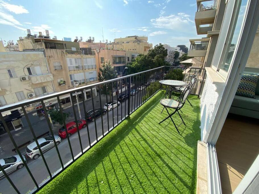 Yirmeyahou Suites By Sea U Tlv Tel Aviv Bagian luar foto